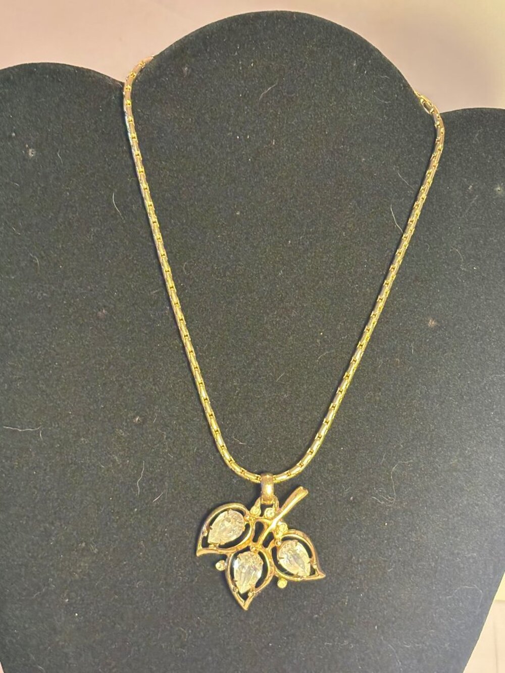 Vintage Kramer Gold Snake Chain Leaf w/ Rhinestones Pendant Choker Necklace